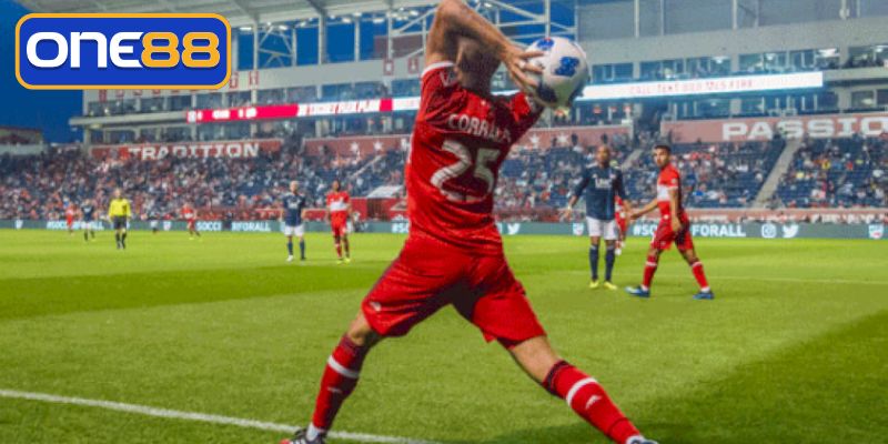 Đặc điểm của hình thức kèo ném biên đầu tiên